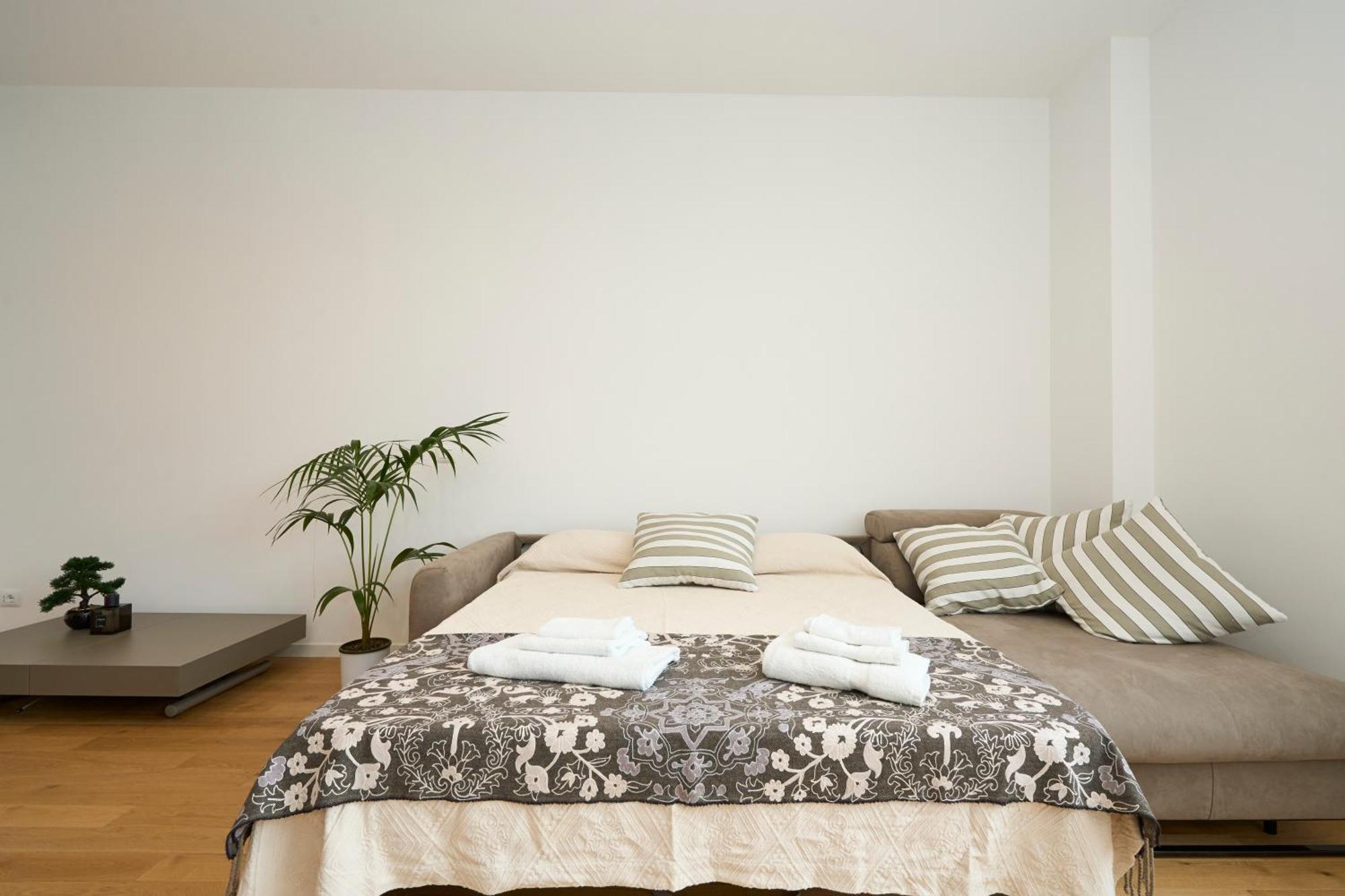 Luxury Design Suite - 20 Minutes From Duomo-Navigli Milaan Buitenkant foto