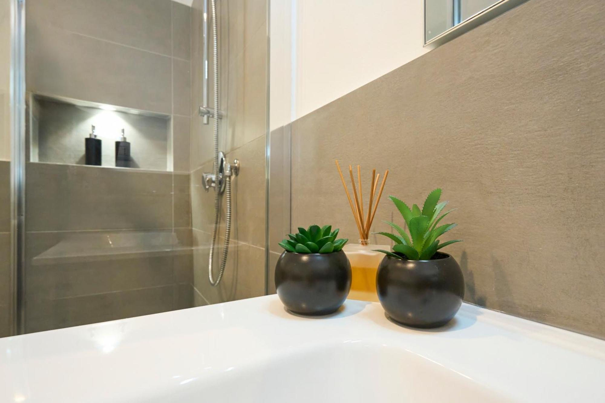 Luxury Design Suite - 20 Minutes From Duomo-Navigli Milaan Buitenkant foto